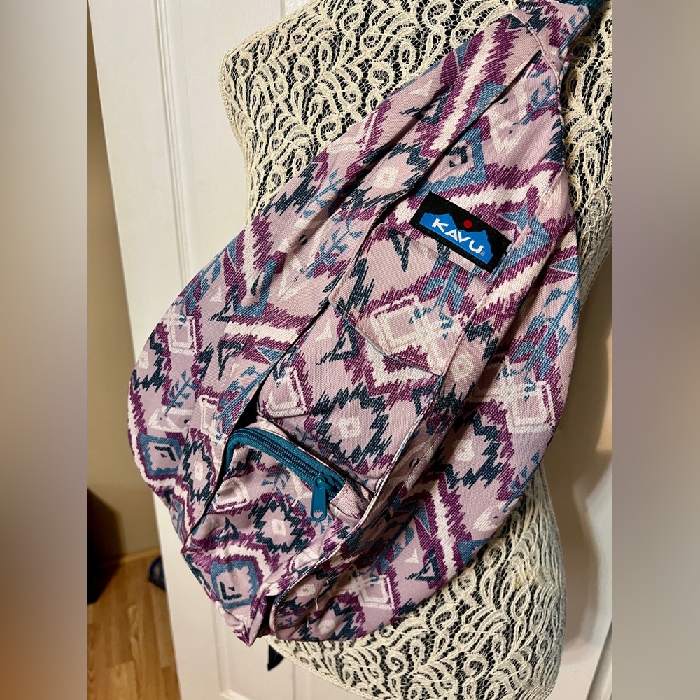 KAVU Geometric Sling Bag in Pink and Blue - Picture 3 of 6